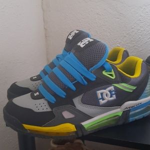 Men's DC sneakers 8.5